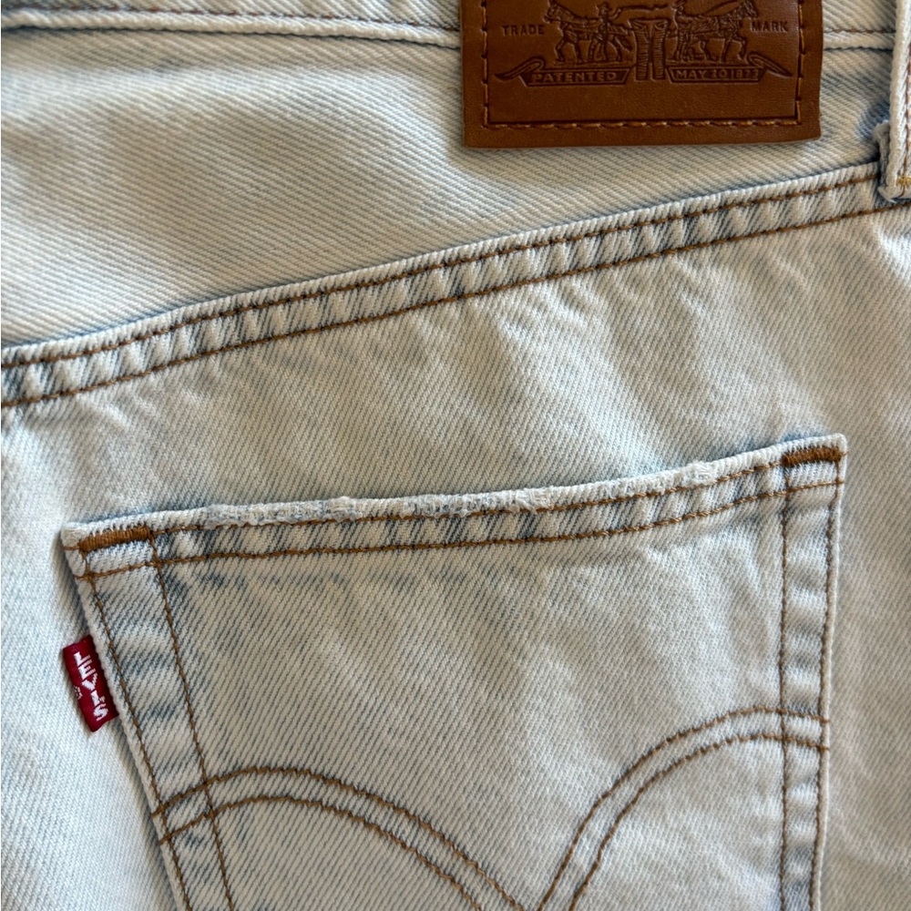Women's Levi Straight Leg Jeans